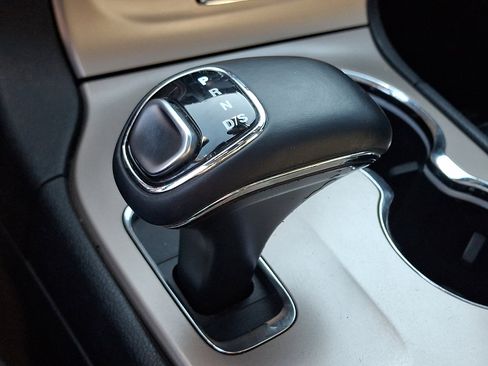 Used 2014 Jeep Grand Cherokee Limited image 16