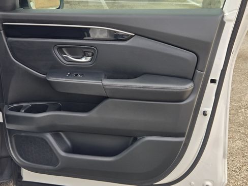 Used 2025 Honda Pilot EX-L image 27
