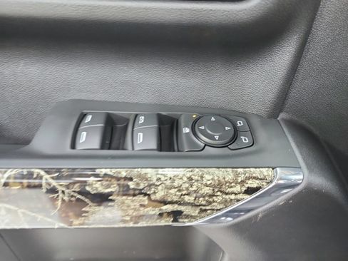 Used 2024 Chevrolet Silverado 1500 Custom Trail Boss w/ Realtree Special Edition AWD/4WD image 30