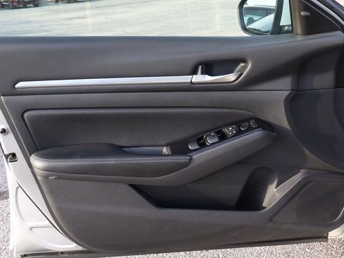 Used 2023 Nissan Altima 2.5 SV image 13