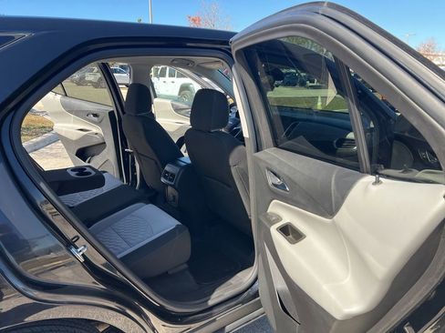 Used 2021 Chevrolet Equinox LT image 38