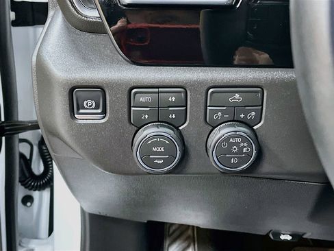 Used 2026 Chevrolet Silverado 1500 LT Trail Boss w/ Convenience Package II image 10