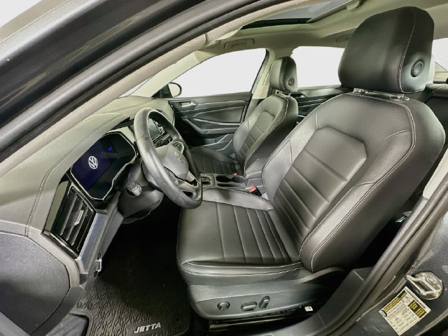 Certified 2024 Volkswagen Jetta SE w/ Panoramic Sunroof Package FWD image 21