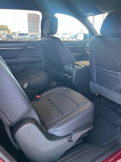 Used 2026 GMC Acadia Elevation w/ Elevation Premium Package FWD image 11
