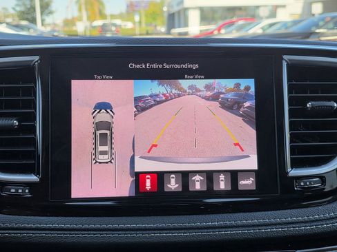 Used 2022 Chrysler Pacifica Limited image 21