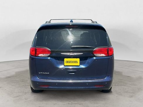 Used 2020 Chrysler Voyager LX w/ Cold Weather Group FWD image 4