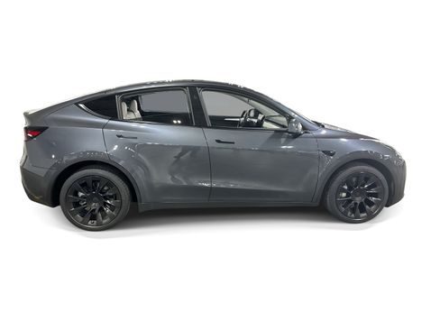 Certified 2023 Tesla Model Y Long Range AWD/4WD image 7