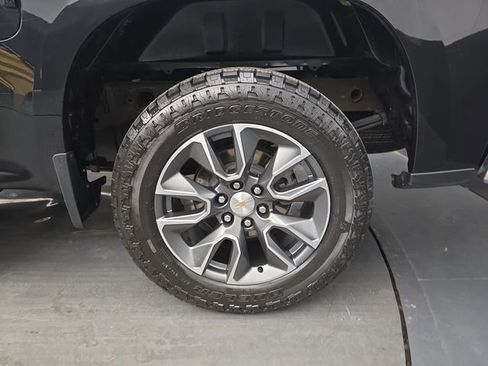 Used 2023 Chevrolet Silverado 1500 LT AWD/4WD image 16