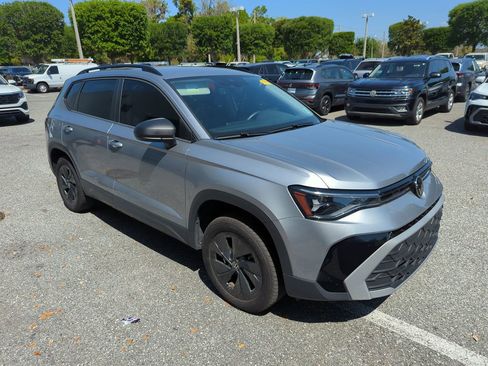 Used 2025 Volkswagen Taos S image 1