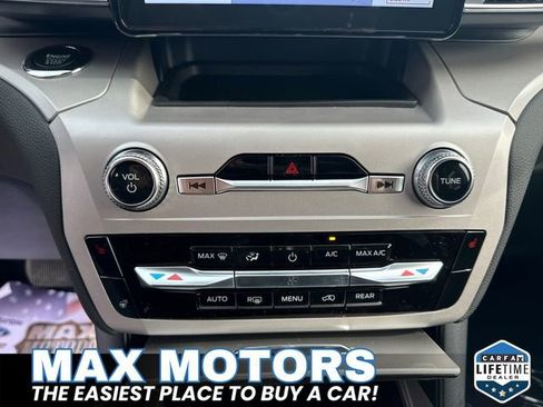 New 2024 Ford Explorer XLT w/ Equipment Group 202A image 36