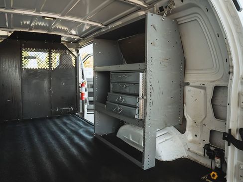 Used 2013 Ford E-150 and Econoline 150 image 10