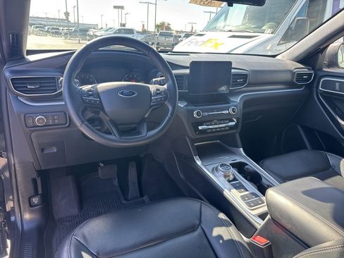 Used 2020 Ford Explorer XLT w/ Equipment Group 202A image 18