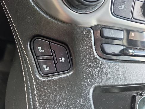 Used 2020 GMC Yukon XL SLT image 21