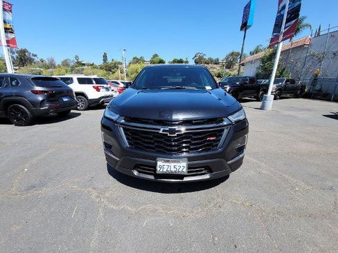 Used 2023 Chevrolet Traverse RS image 3