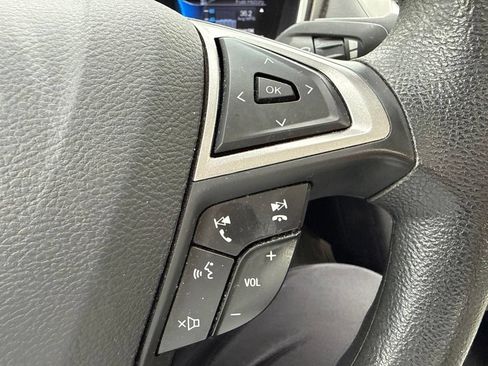 Used 2018 Ford Fusion SE FWD image 22