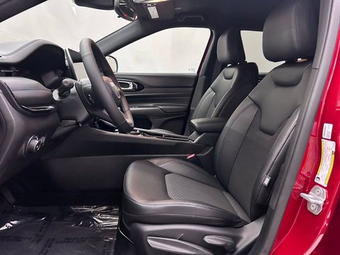 New 2026 Jeep Compass Latitude image 12