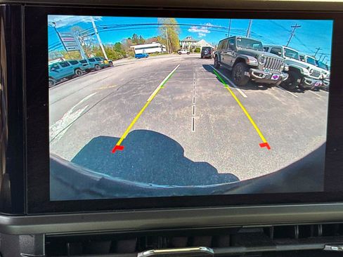 Used 2024 Jeep Wrangler Unlimited w/ Convenience Group AWD/4WD image 16