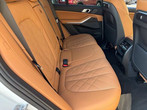 Used 2024 BMW X5 xDrive40i w/ M Sport Package AWD/4WD image 39
