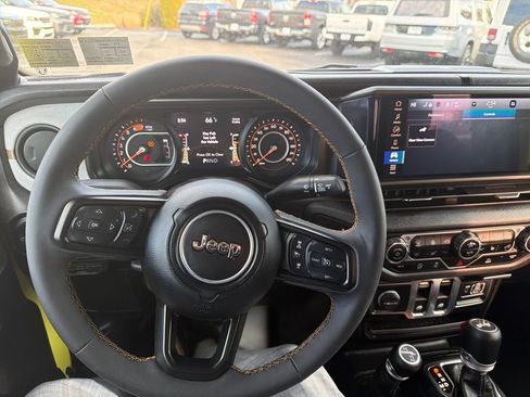 Used 2024 Jeep Wrangler Sport S image 17
