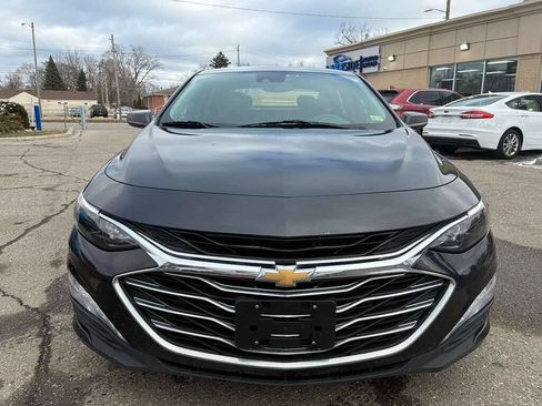 Used 2022 Chevrolet Malibu LT image 2