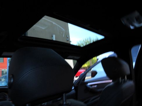 Used 2017 BMW 330i Sedan image 64