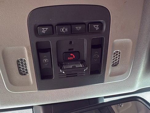 Used 2020 Toyota Camry XSE FWD image 25