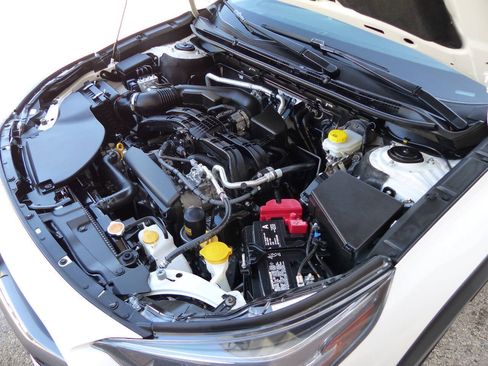 Used 2024 Subaru Outback Premium AWD/4WD image 19