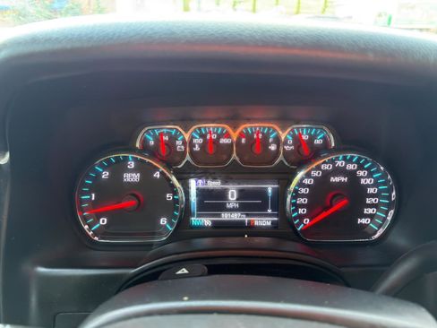 Used 2015 Chevrolet Suburban LT AWD/4WD image 23