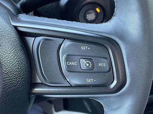 Used 2023 Jeep Gladiator Sport AWD/4WD image 20