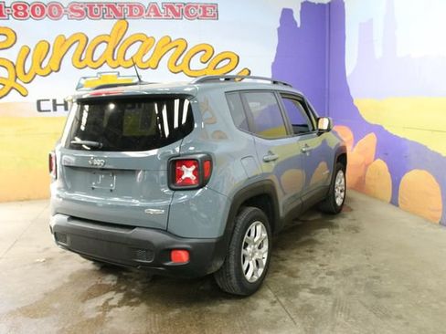 Used 2017 Jeep Renegade Latitude w/ Cold Weather Group AWD/4WD image 8