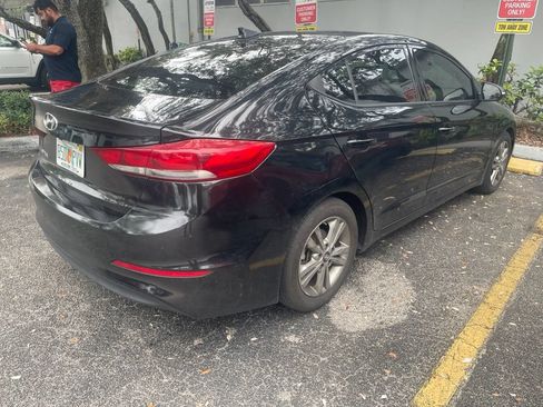 Used 2018 Hyundai Elantra SEL FWD image 4