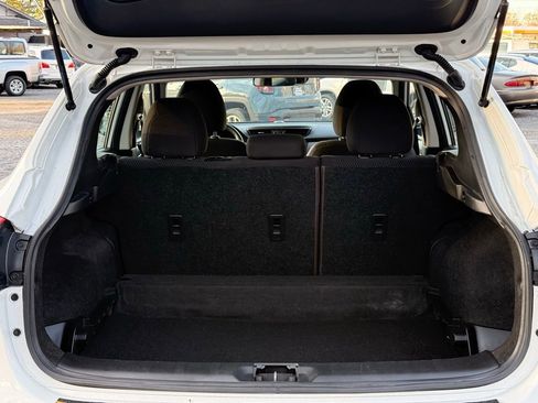 Used 2020 Nissan Rogue Sport S image 12