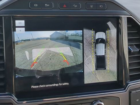 Certified 2022 Ford F250 Limited w/ FX4 Off-Road Package image 18