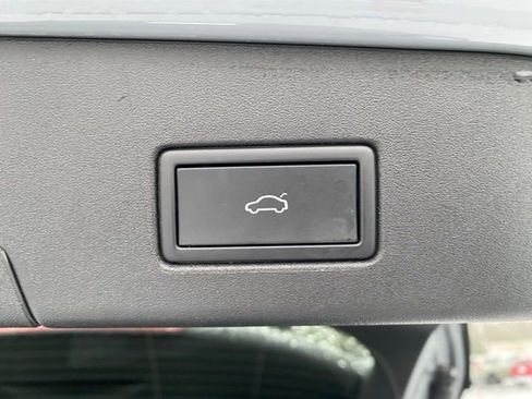 Used 2022 Volkswagen ID.4 Pro S image 10