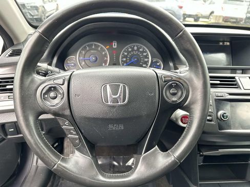 Used 2015 Honda Crosstour EX-L image 18