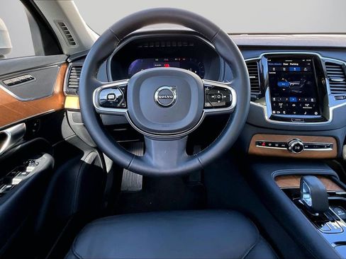 Used 2024 Volvo XC90 B5 Plus image 11