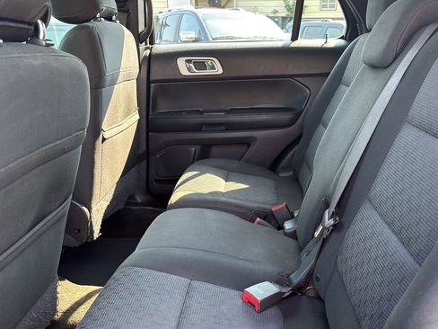 Used 2015 Ford Explorer XLT w/ Equipment Group 201A image 7