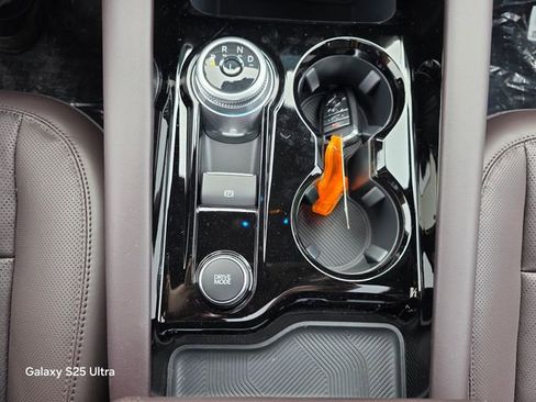 New 2026 Ford Explorer Platinum image 24