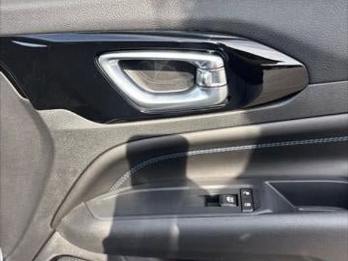 New 2026 Jeep Compass Limited image 40