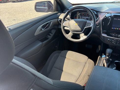 Used 2022 Chevrolet Traverse LT FWD image 15