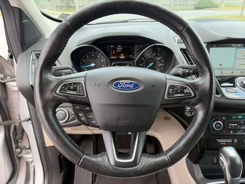 Used 2019 Ford Escape Titanium AWD/4WD image 19
