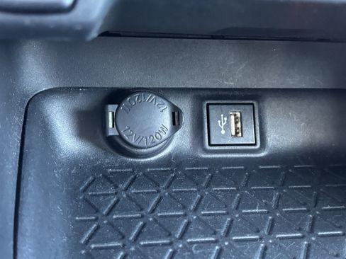 Used 2024 Toyota RAV4 XLE AWD/4WD image 21