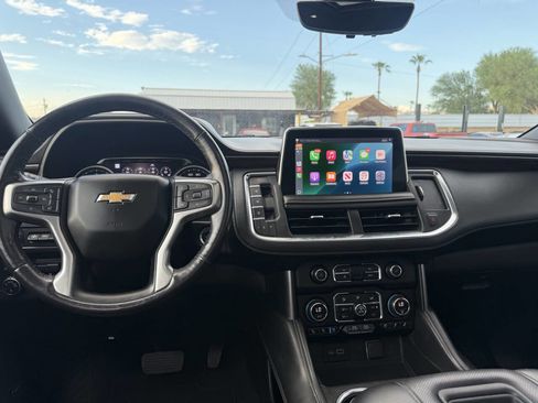 Used 2021 Chevrolet Suburban Premier w/ Premium Package image 21