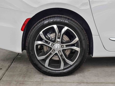 New 2026 Chrysler Pacifica Pinnacle w/ Trailer Tow Group AWD/4WD image 11