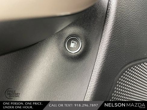 Used 2017 Jeep Cherokee Latitude w/ Safety/Convenience Group image 21