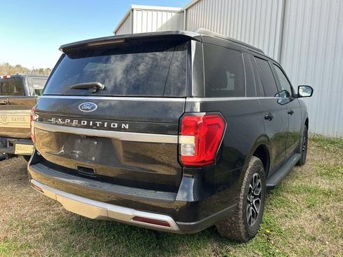 Used 2024 Ford Expedition XLT image 9