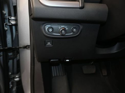 Used 2023 GMC Terrain AT4 AWD/4WD image 12