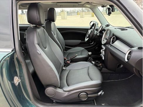 Used 2010 MINI Cooper Hardtop image 13