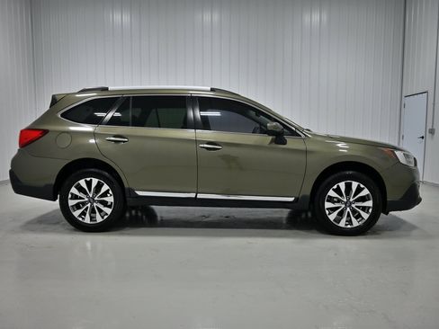 Used 2018 Subaru Outback 3.6R Touring w/ Popular Package #3 AWD/4WD image 37