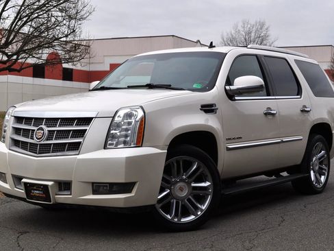 Used 2013 Cadillac Escalade Platinum image 1